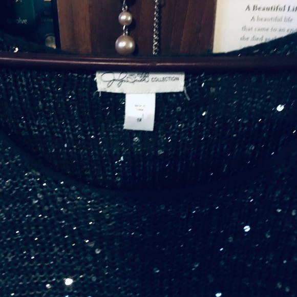 Light and long sweater with sequins. - Picture 3 of 5